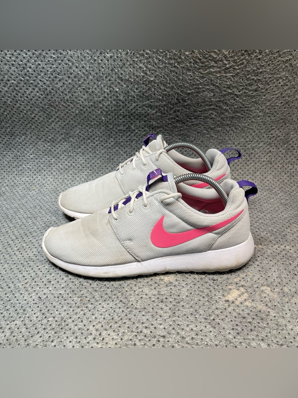 Nike Roshe One White Pink Running Shoes Size 10 Women’s